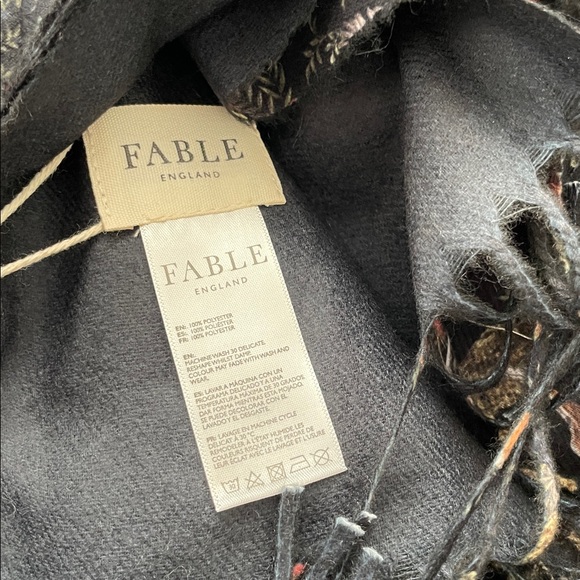 FABLE England black Into the Woods Tassel Scarf new with tags - Picture 5 of 8